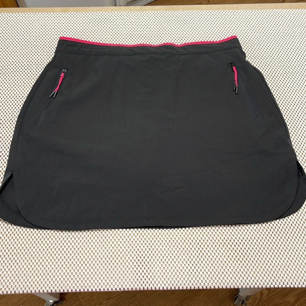 Sevego Skort - NWT - Sz L